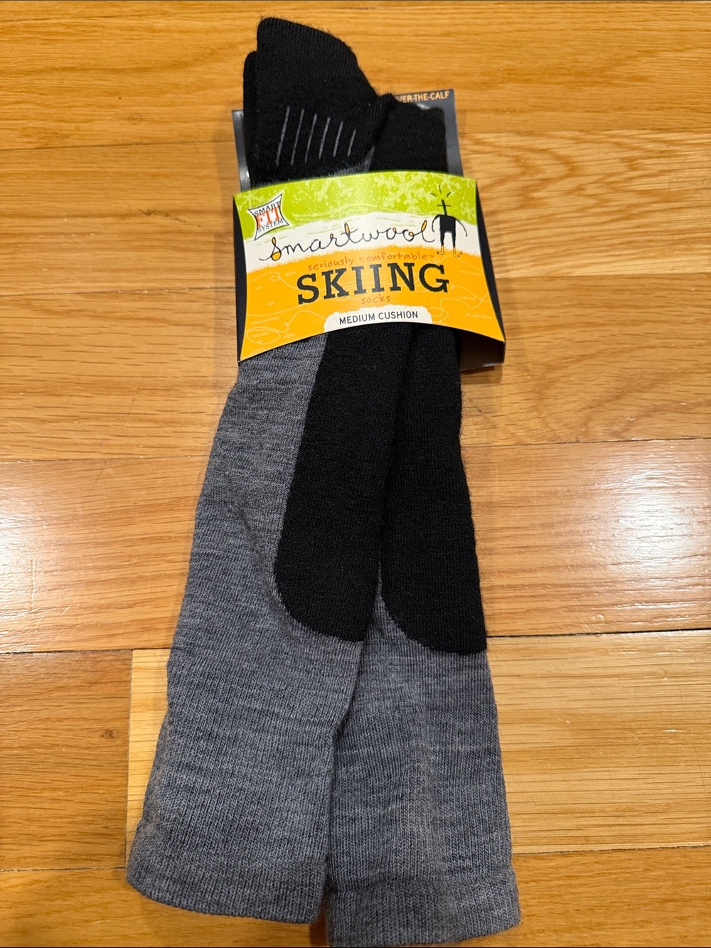 NWT Smartwool over the calf skiing socks size large .